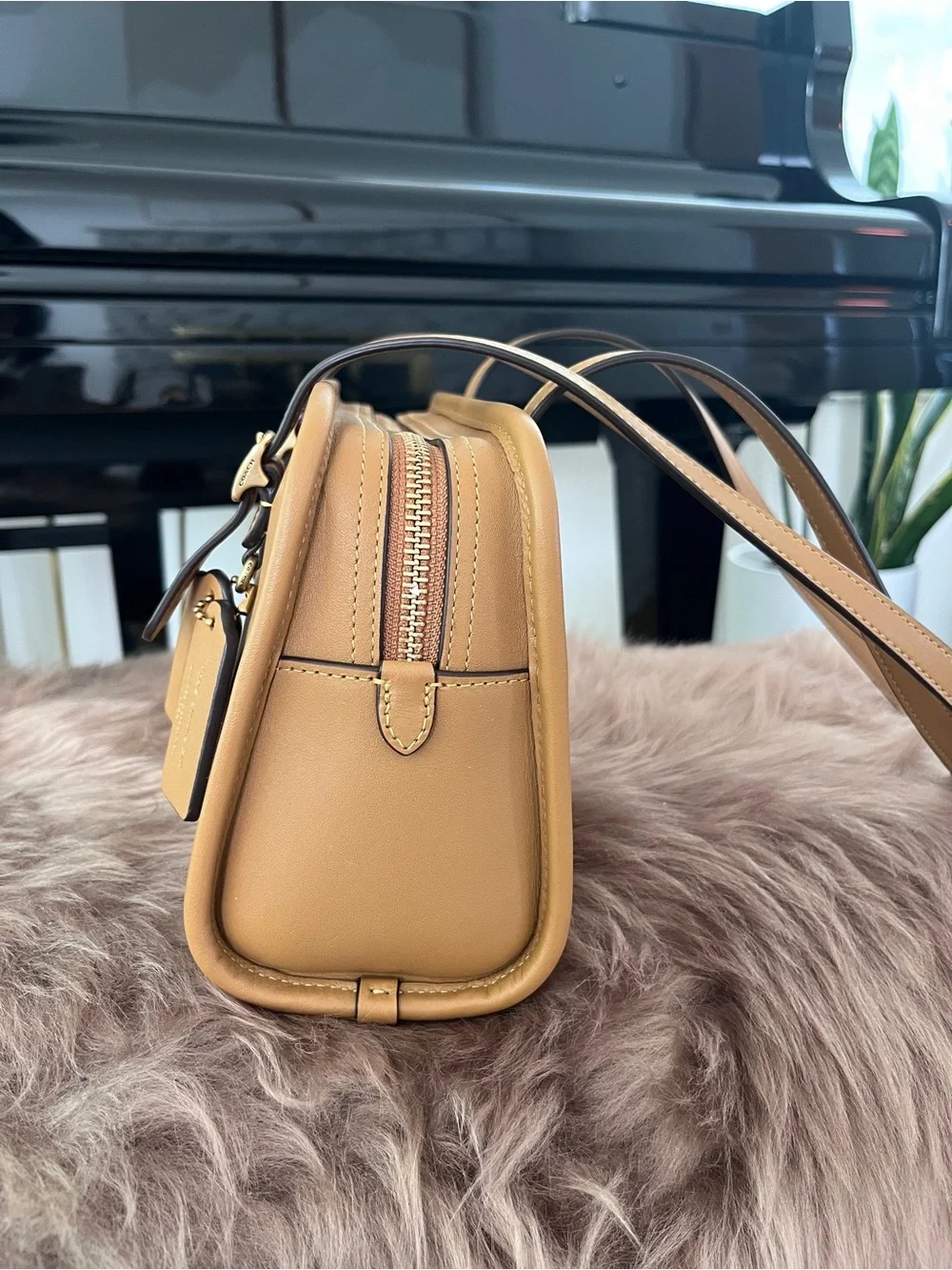 NEW Coach Swing Zip Leather Shoulder Bag